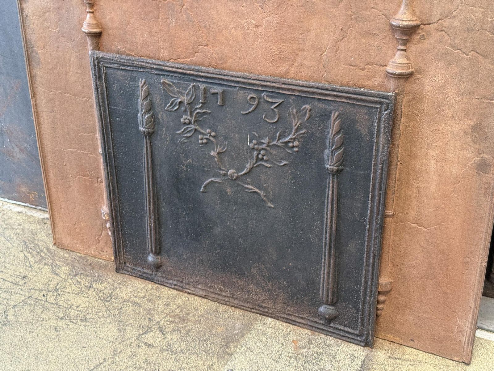 photo furniture 18th Century 'Pillars With Decoration' Fireback / Backsplash, France