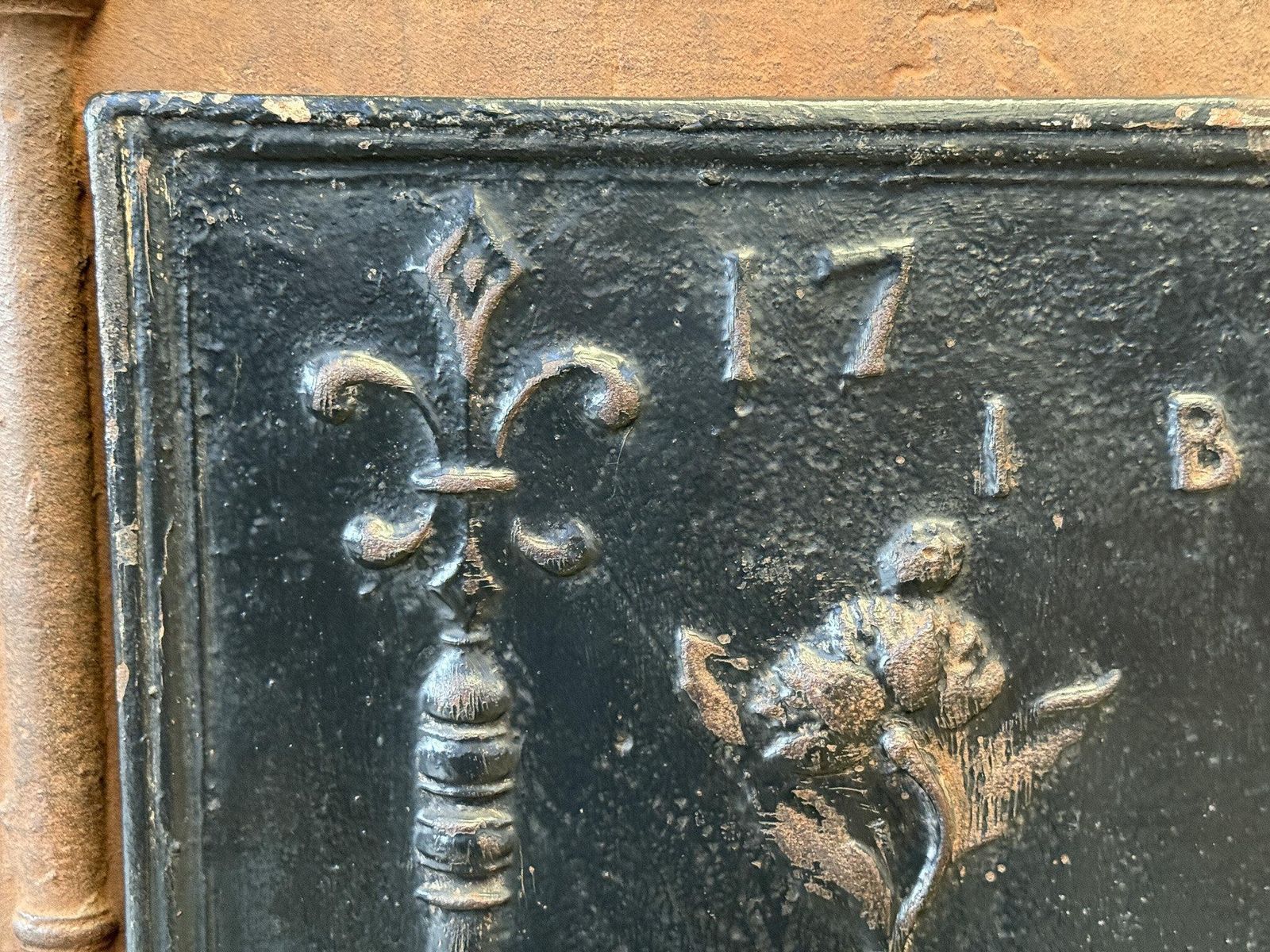 photo for sale 18th Century French 'Pillars With Decoration' Fireback / Backsplash