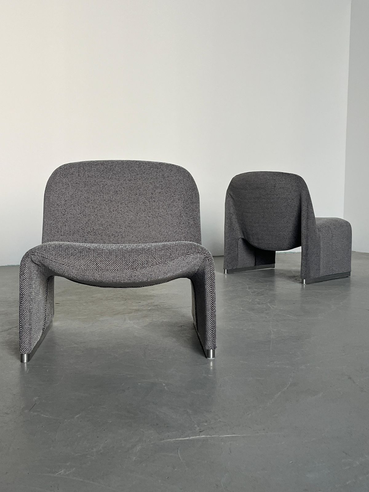 1 Of 4 Vintage Gray ‘Alky’ Chairs By Giancarlo Piretti For Anonima Castelli, 70s photo 1327.0