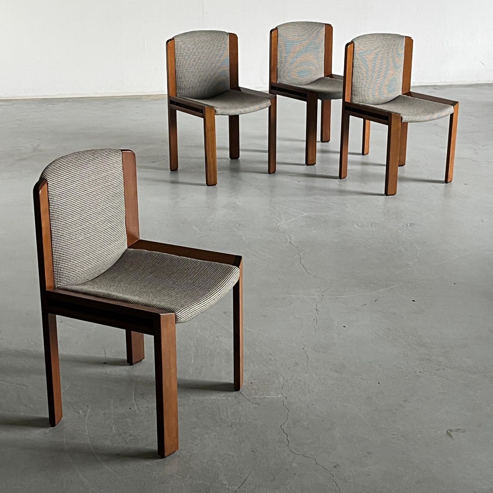 Set Of 4 ‘Model 300’ Dining Chairs By Joe Colombo For Pozzi, 1970s Italy photo for sale