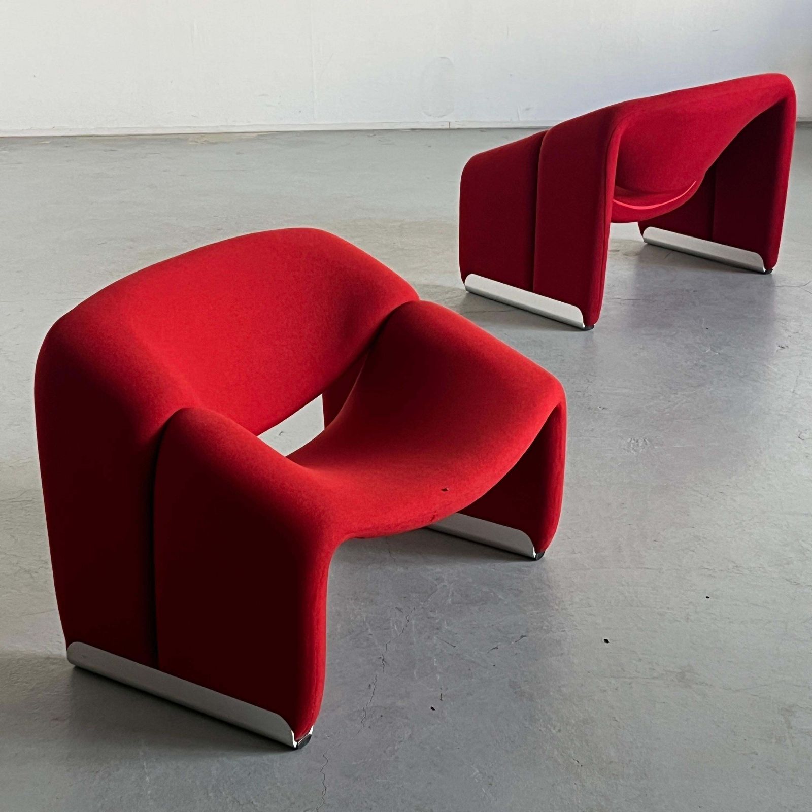 Pair Of Iconic F598 ‘Groovy’ Chairs By Pierre Paulin For Artifort, 1980s photo furniture