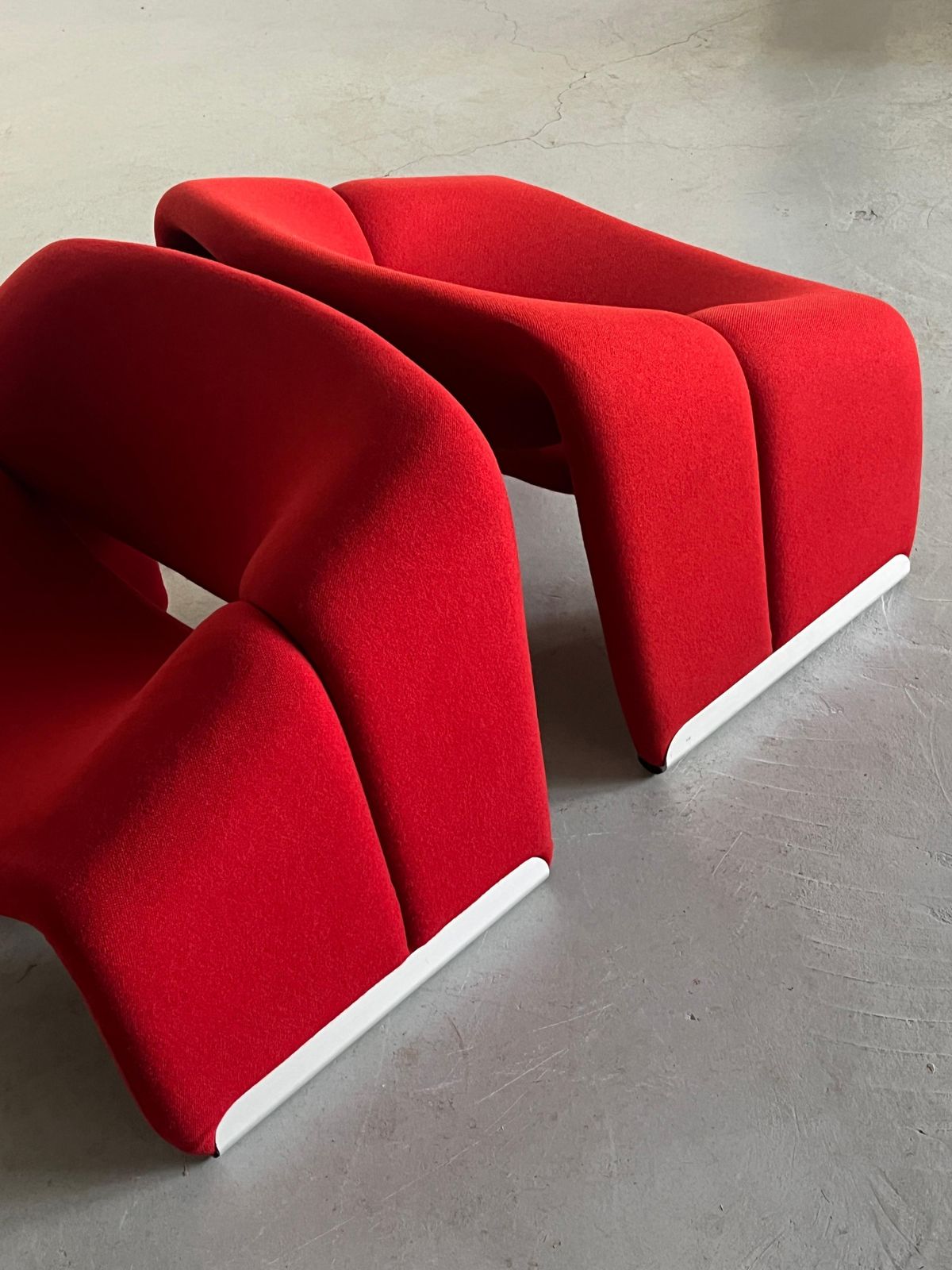 Pair Of Iconic F598 ‘Groovy’ Chairs By Pierre Paulin For Artifort, 1980s photo buy