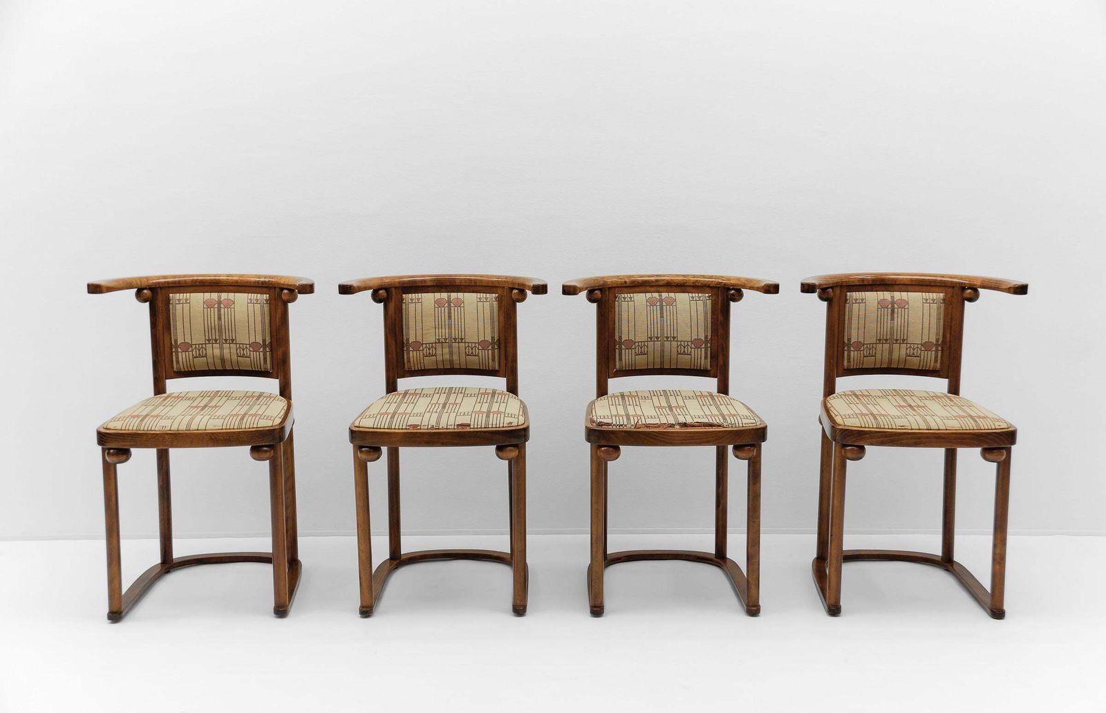 Set Of 4 Bat Chairs By Josef Hoffmann For Wittmann Austria photo for sale