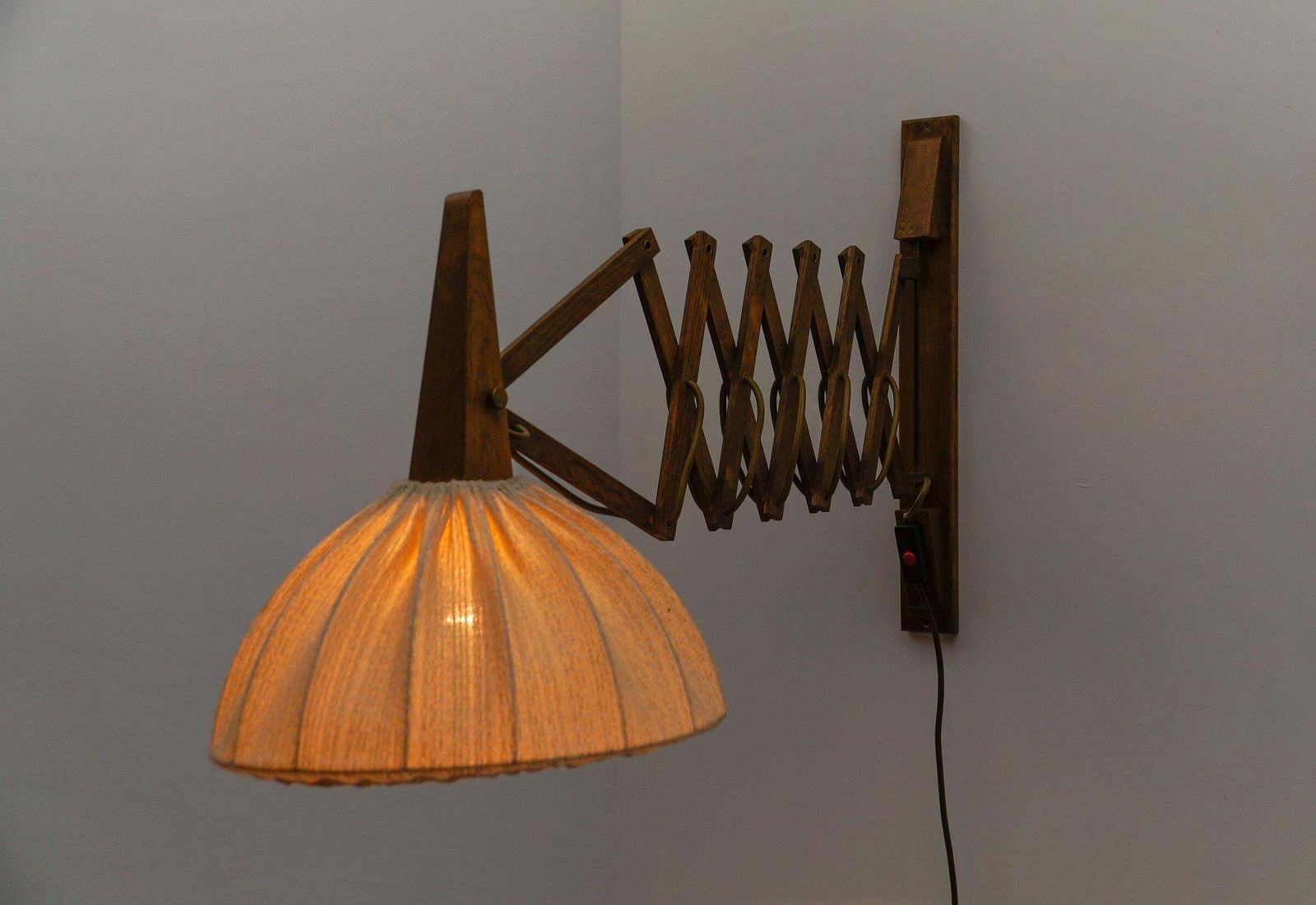 photo vinterior Scandinavian Scissor Wall Lamp In Wood And Fabric, 1960s