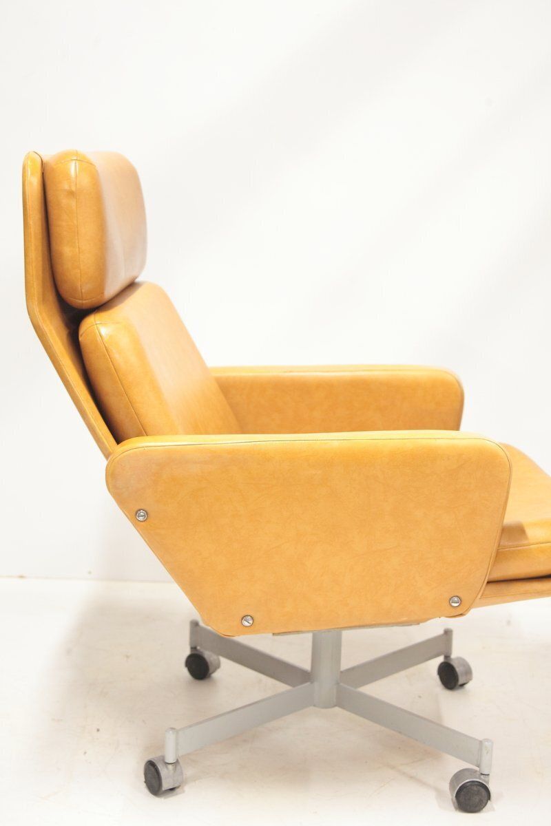 Mid Century Swivel Armchair By Miroslav Navratil For Interier Praha, 1970s photo vintage