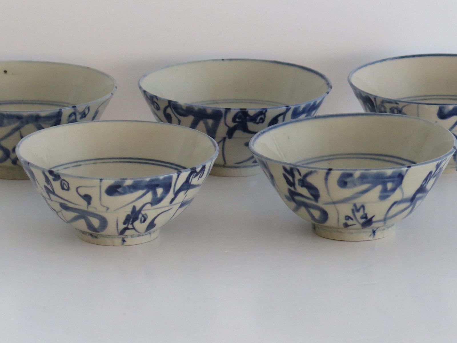 Set Of Five Chinese Porcelain Berry Bowls Blue And White Hand Painted, 20th C photo Home Decor