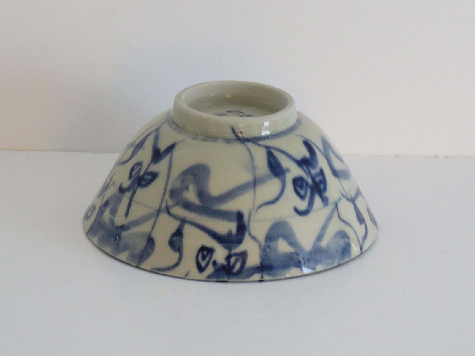 Set Of Five Chinese Porcelain Berry Bowls Blue And White Hand Painted, 20th C photo vintage