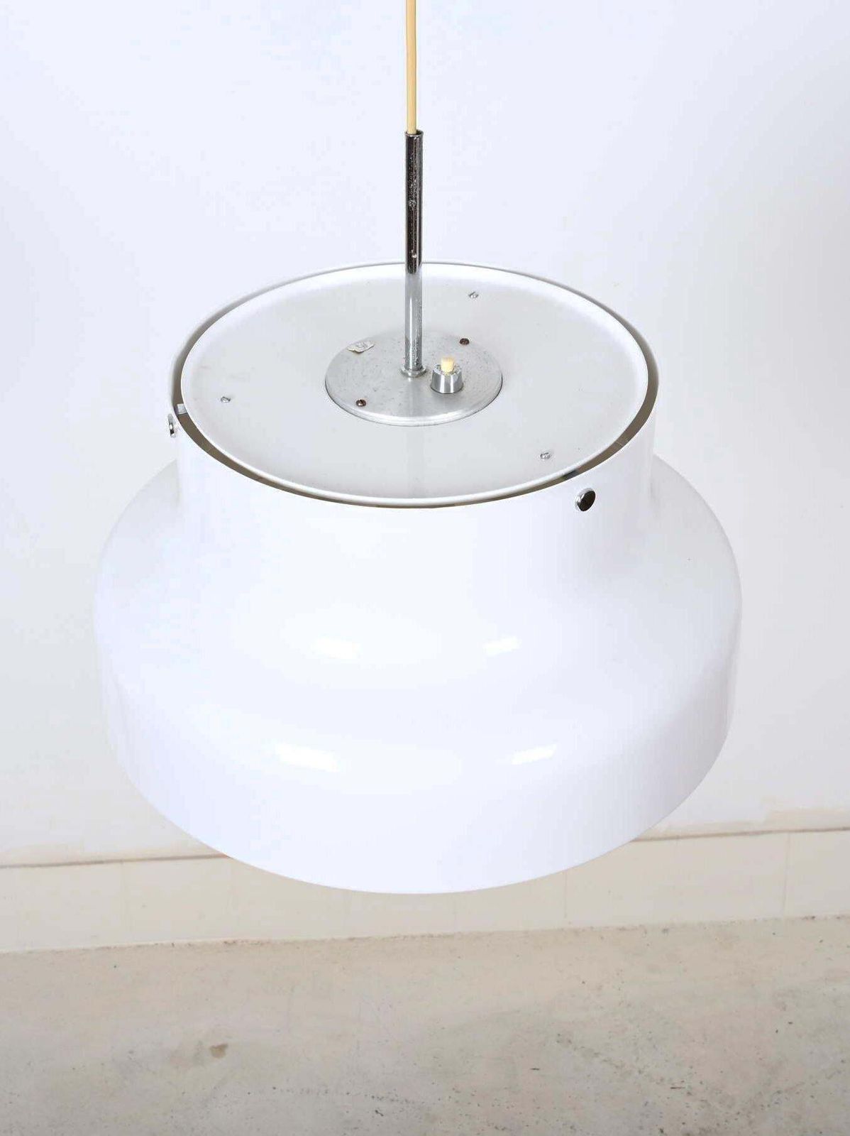 Witte Bumling Hanglamp Van Atelje Lyktan photo for sale