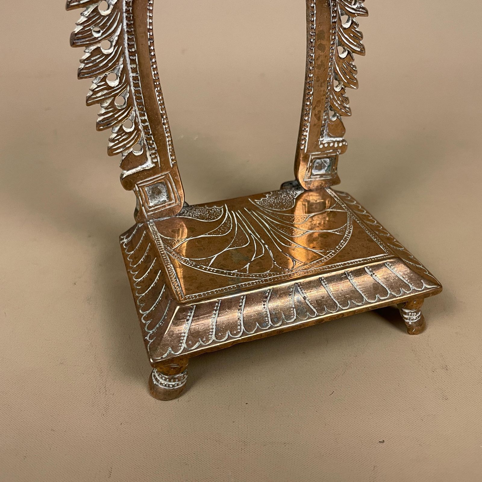 Antique Brass Chowki With Prabhavali Temple Deity Stand Puja Mandir Decor Gold Indian India Show Piece Decorative Metal Ornament Handmade photo 145.0