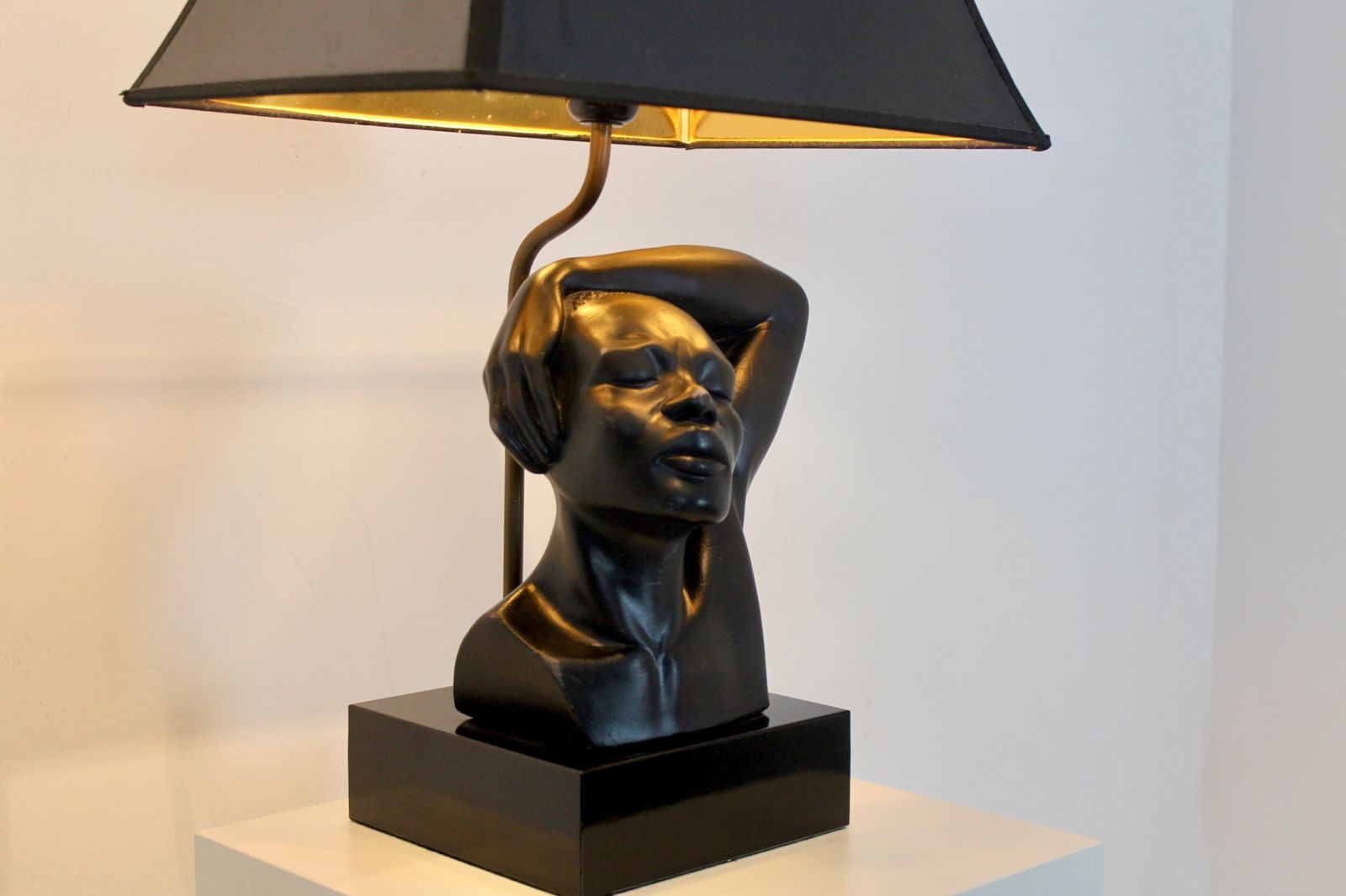 Sculptural Art Deco–Style Table Lamp By Deknudt, Belgium photo vinterior
