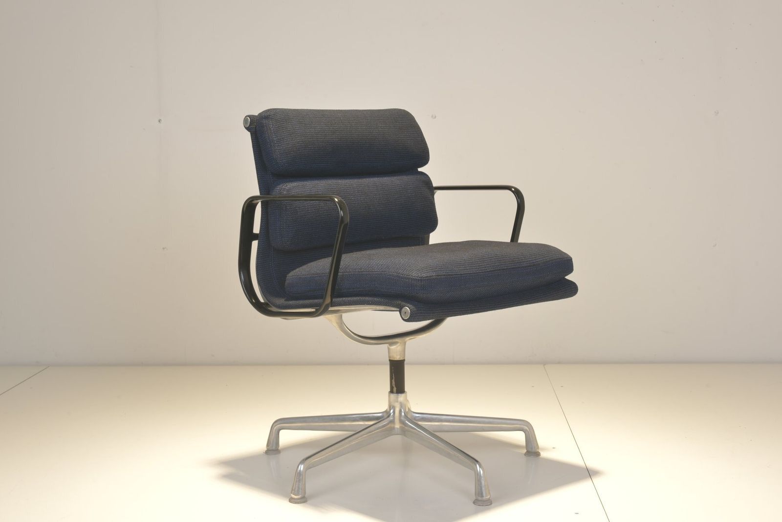 Ea 208 Softpad Aluchair By Charles And Ray Eames For Herman Miller, 1970s photo for sale