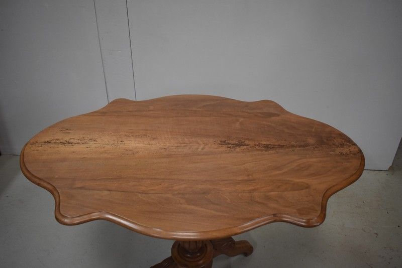 Pedestal "Violin" Walnut 19th Century photo for sale