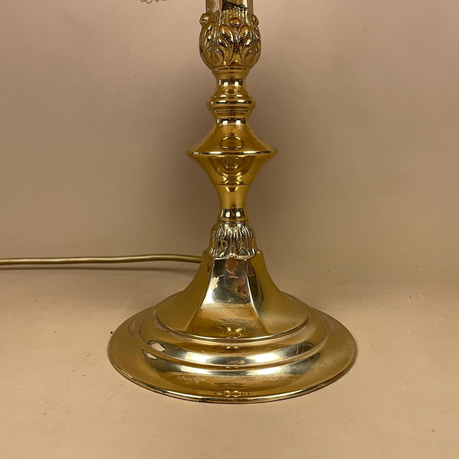 Antique Gold Brass Lamp Light Bedside Table Oriental Floral Shade Cream Muted Tones Lampshade Lampshade Ornate Vintage Medium Metal Tassels photo vintage