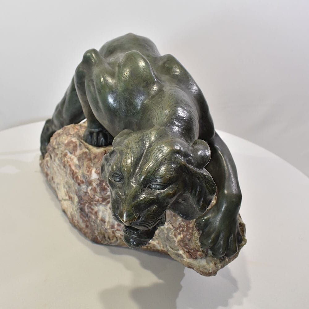photo furniture Antique Bronze Statues, Giacomo Merculiano, Large Crouching Lioness, Art Deco, XX Century. (Stb103)