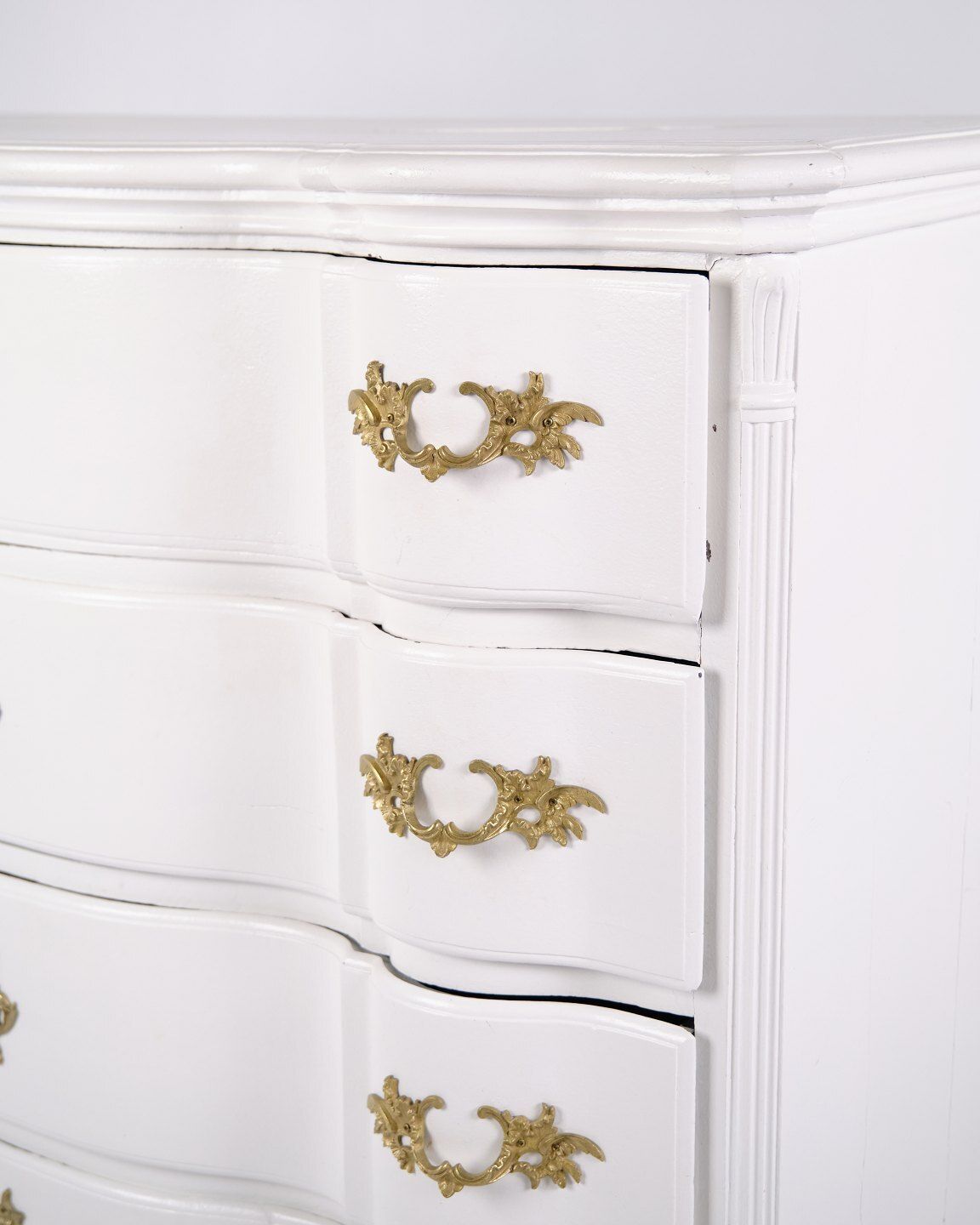 Antique Baroque Chest Of Drawers/Drawer Chest With 4 Drawers   Baroque   White Painted & Brass Handles   1760s photo 1575.0
