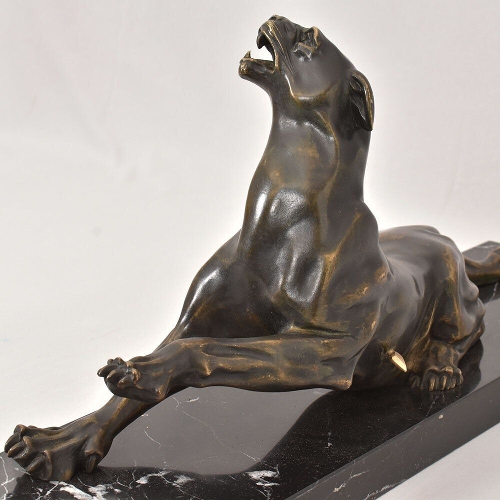 Antique Bronze Statues, Charles Valton, XIX Century, Wounded Lioness. photo vinterior