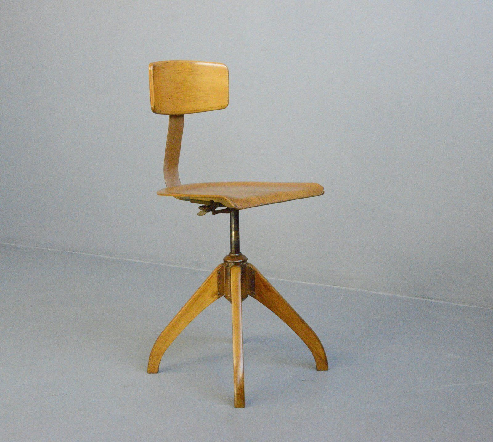 photo furniture Ama Elastik Factory Chair Circa 1930s