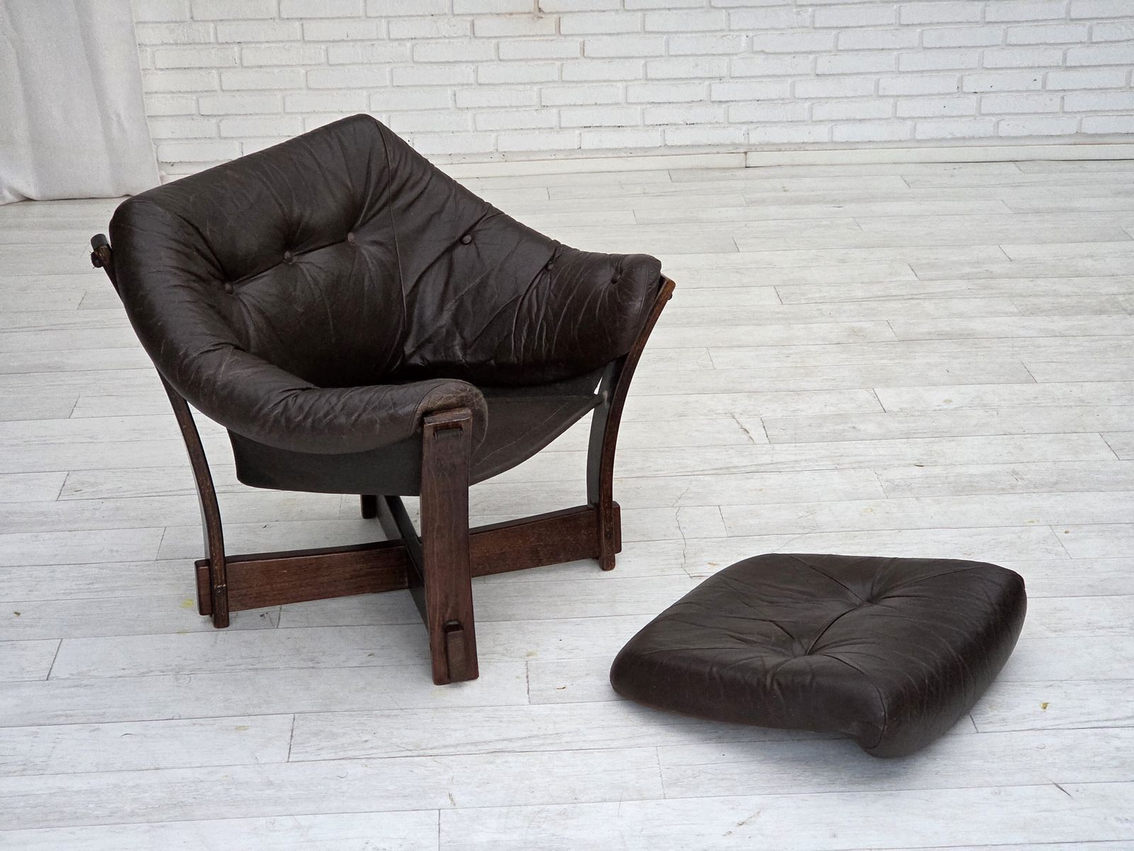 photo buy 1970s, Scandinavian Lounge Chair, Furniture Leather, Oak Wood.