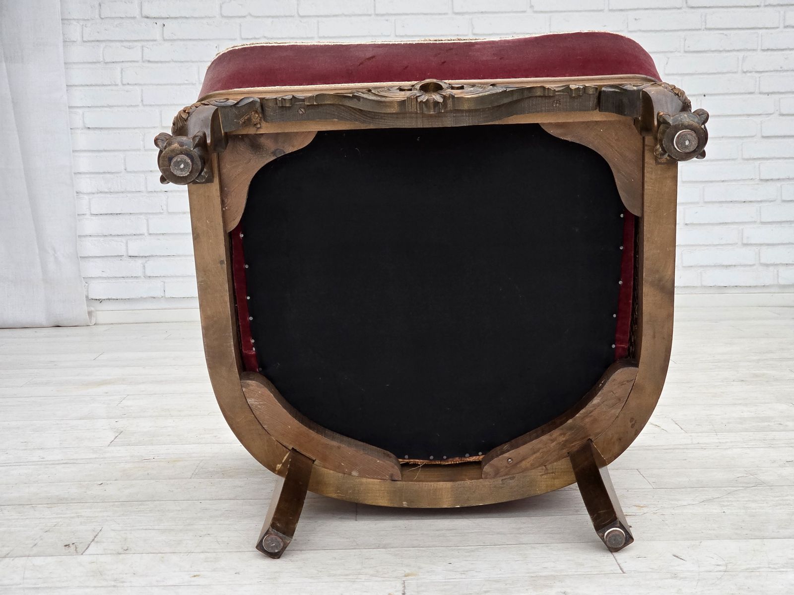 1940s, Danish Armchair, Woven Wool, Velour, Furniture Mesh, Carved Oak Wood. photo vintage