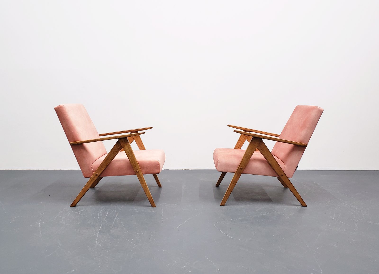 One Left   1960 Mid Century Easy Chair Model B 310 Var In Pastel Pink Velvet photo furniture