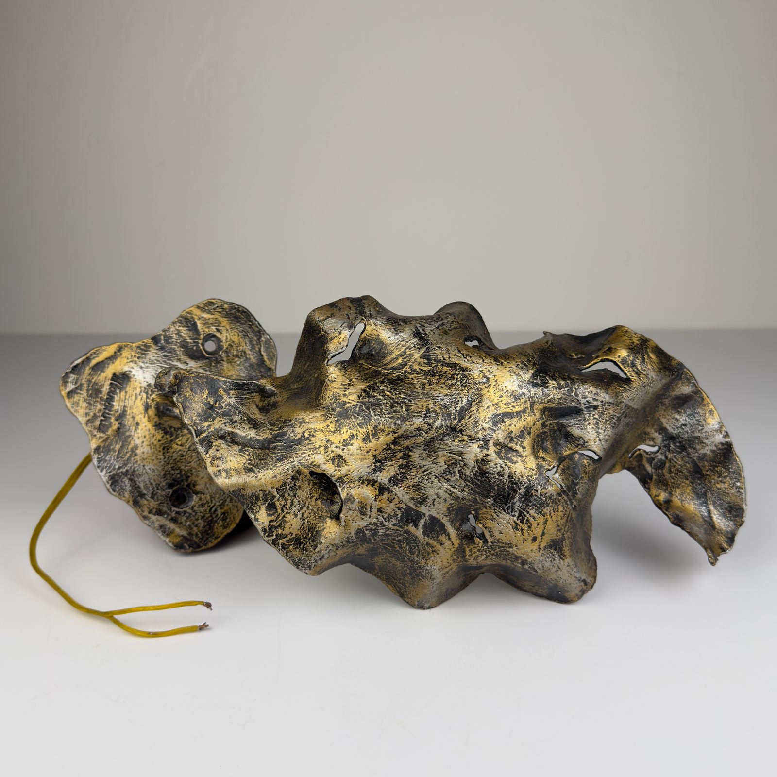 photo vinterior Original Metal Brutalist Wall Lamp By Salvino Marsura, Italy 1970s