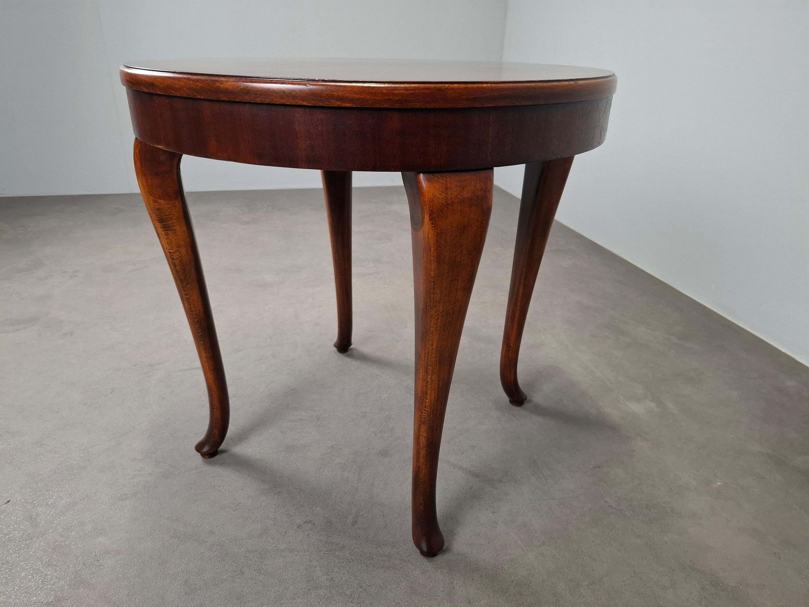 987.0 1930s Czechoslovak Art Deco Round Table In Wood And Veneer photo