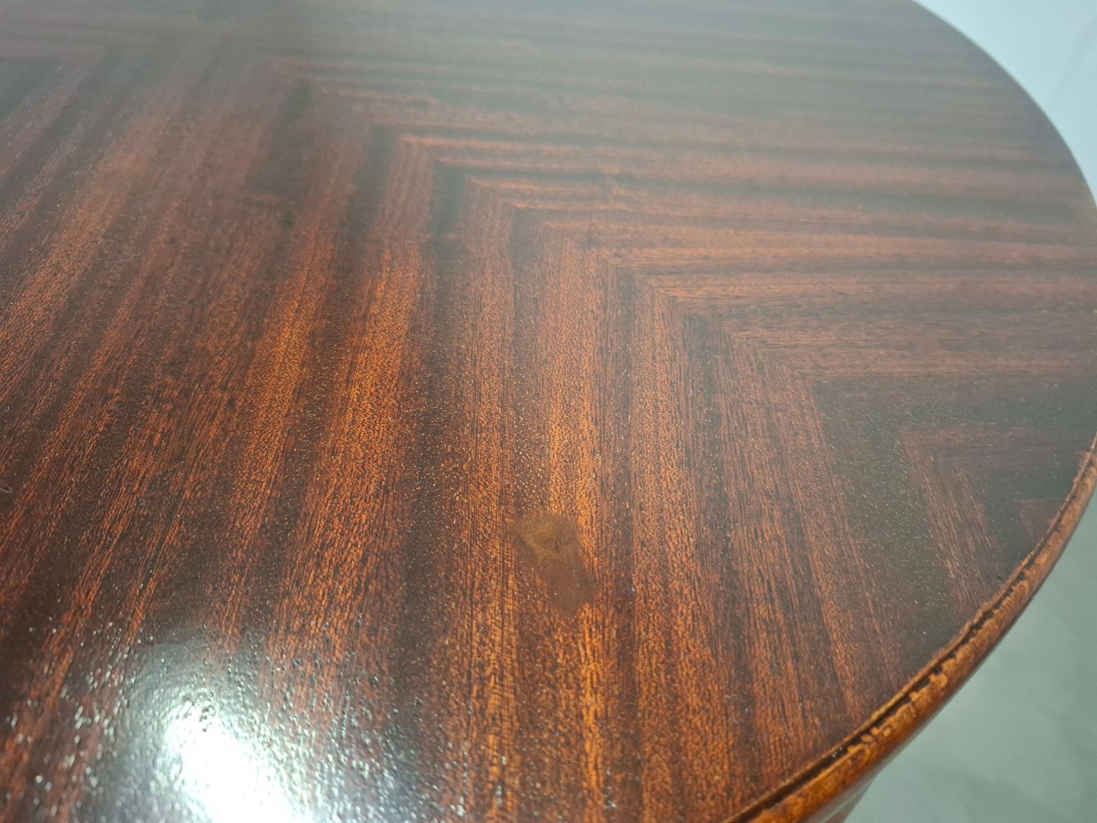photo vintage 1930s Czechoslovak Art Deco Round Table In Wood And Veneer