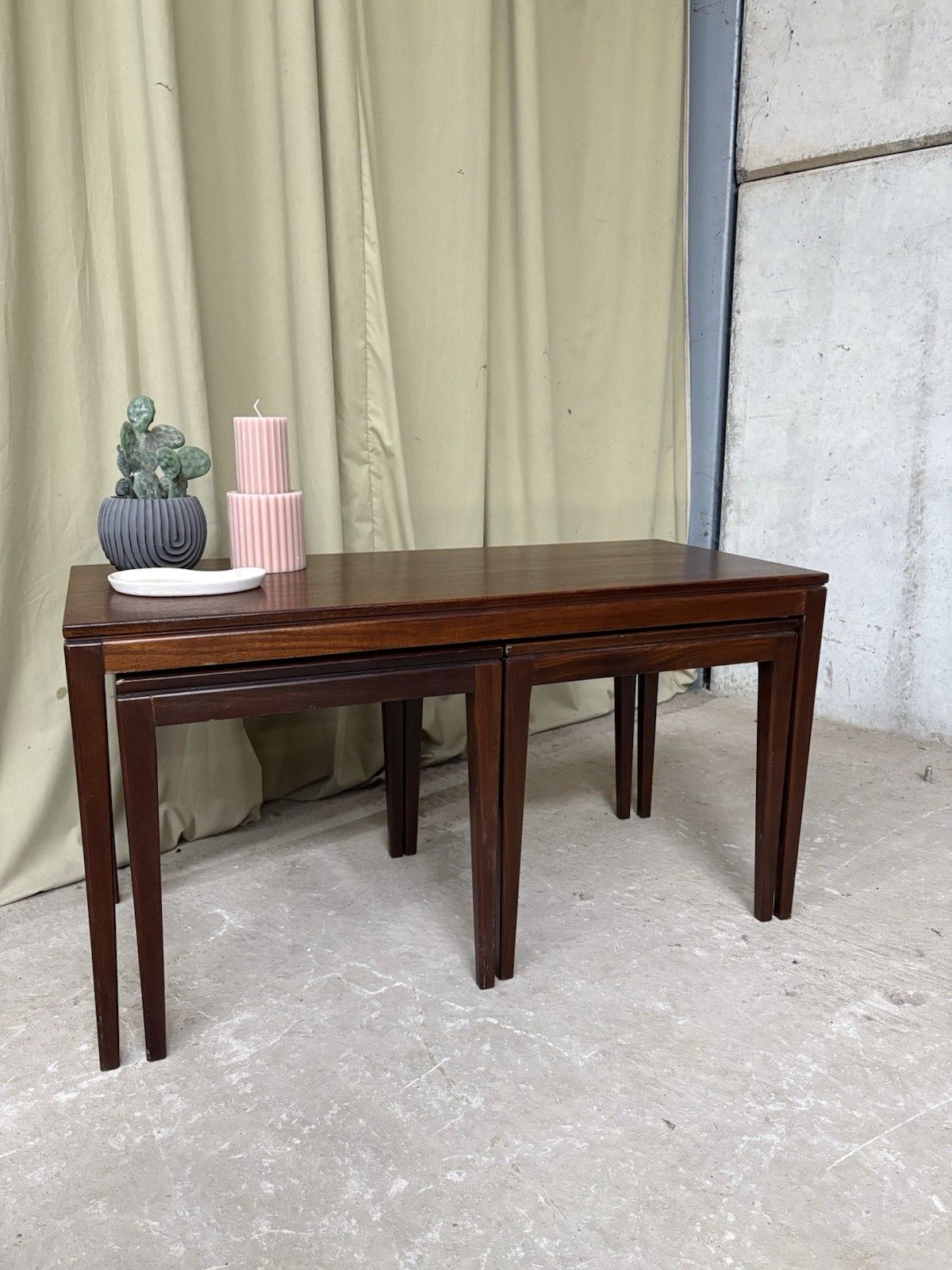 photo vintage Vtg Mid Century Teak Nest Of Side Tables Scandi Danish Style Retro R1019
