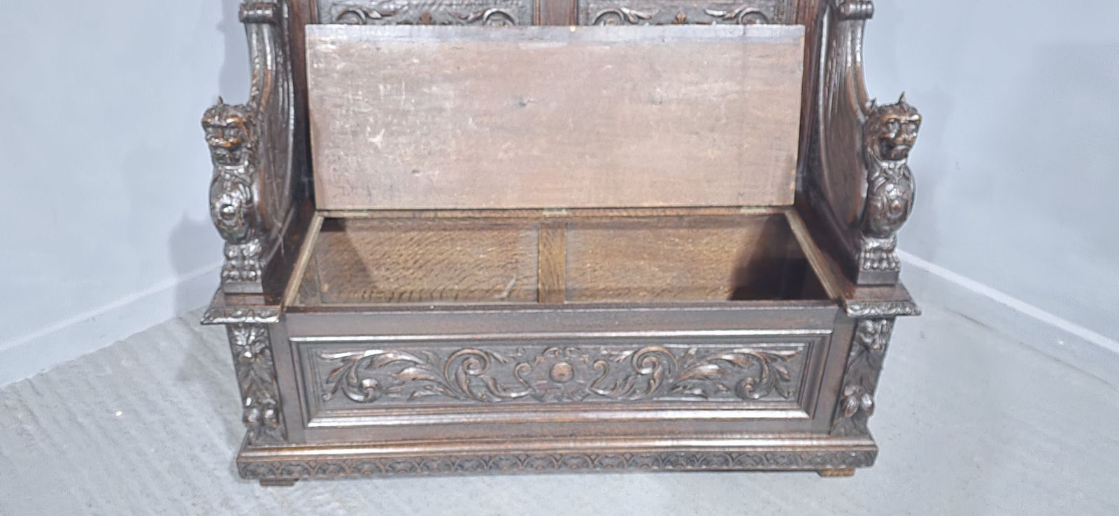 photo vintage Super Oak Monks Hall Bench