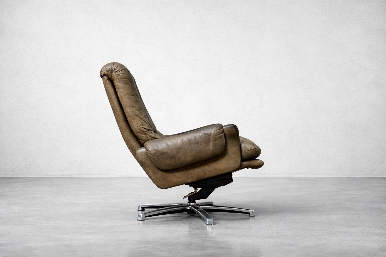 2018.0 Mid Century Modern German Brown Leather Lounge Swivel Chair From Musterring, 1960s photo