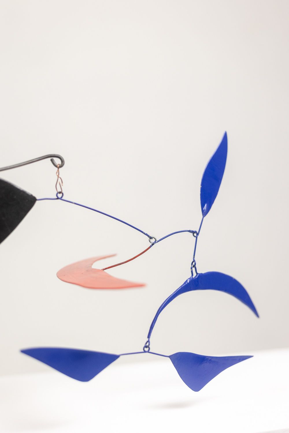 Olivier Vonet Sculpture In Black, Blue, And Red Lacquered Metal. Contemporary photo vinterior