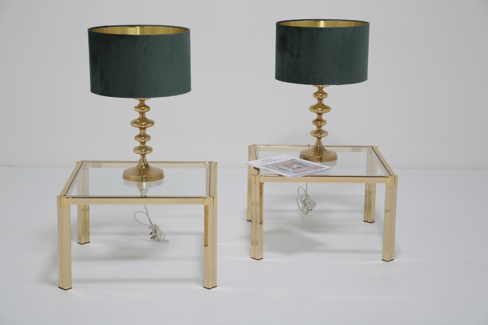 photo vintage Italian Pair Of Regency Modern Side Tables: Brass & Clear Glass, Italy, 1970s.
