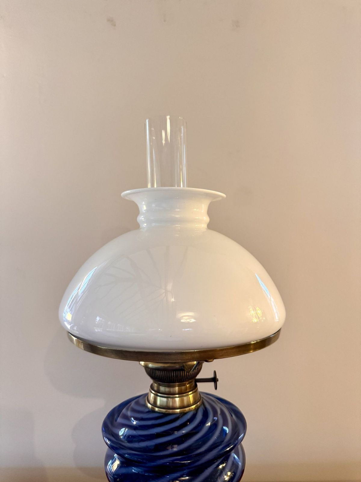Lovely Quality Antique Oil Lamp photo for sale