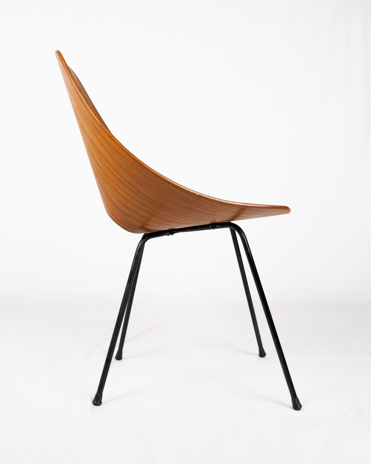 photo furniture Pair Of Medea Chairs By Vittorio Nobili For Fratelli Tagliabue, Italy, Circa 1955