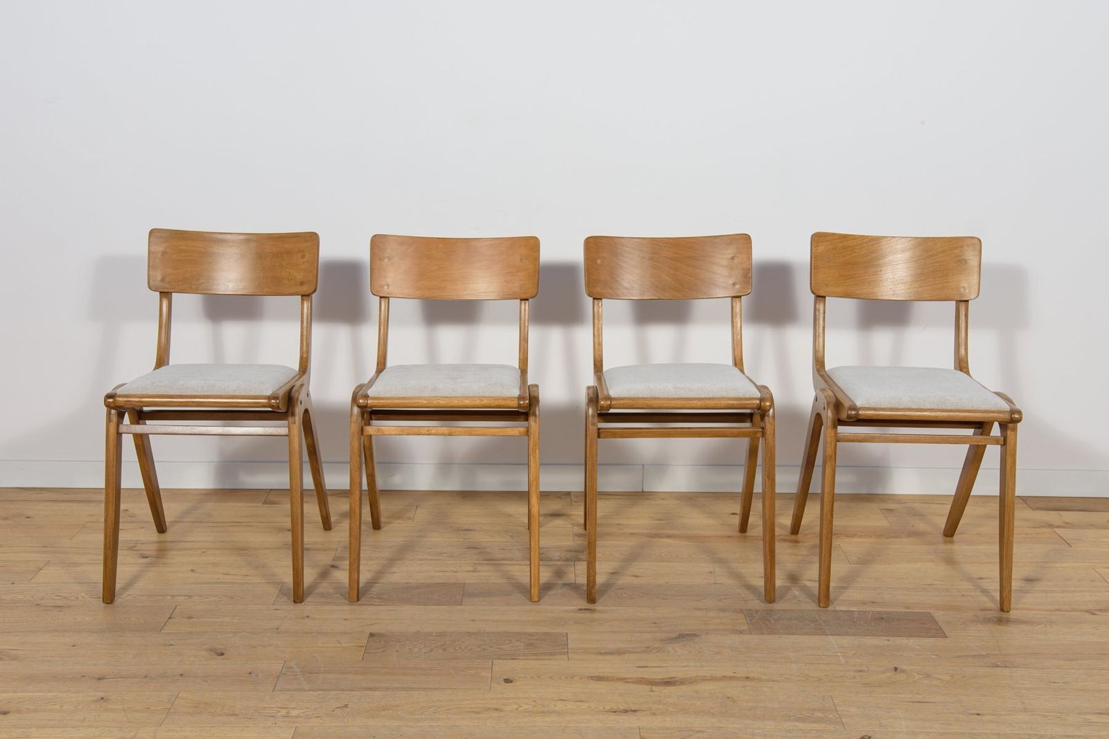Model 229xb Boomerang Dining Chairs From Goscinski Furniture Factory, Poland, 1960s, Set Of 4 photo furniture