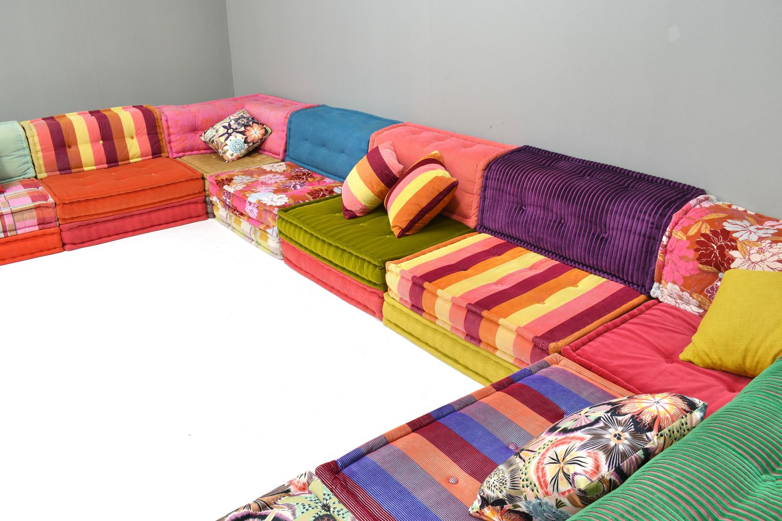 Mah Jong 33 Piece Sofa By Hans Hopfer In Missoni / Kenzo Fabric For Roche Bobois photo vinterior