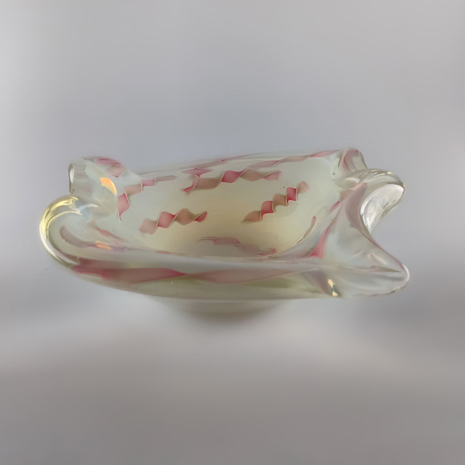 Murano Opaline Glass Bowl With Pink Zanfirico, Fratelli Toso, 1950s Italy photo vintage