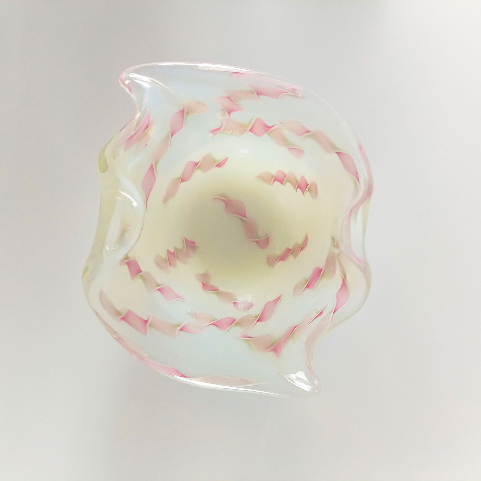 photo for sale Murano Opaline Glass Bowl With Pink Zanfirico, Fratelli Toso, 1950s Italy