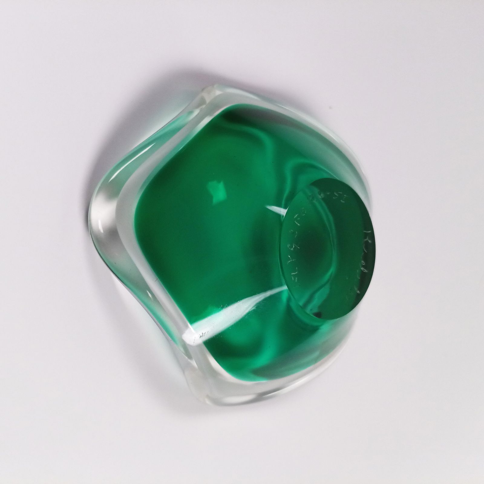 Green And White Glass 'Coquille' Bowl By Paul Kedelv For Flygsfors, Sweden, 1953 photo vintage