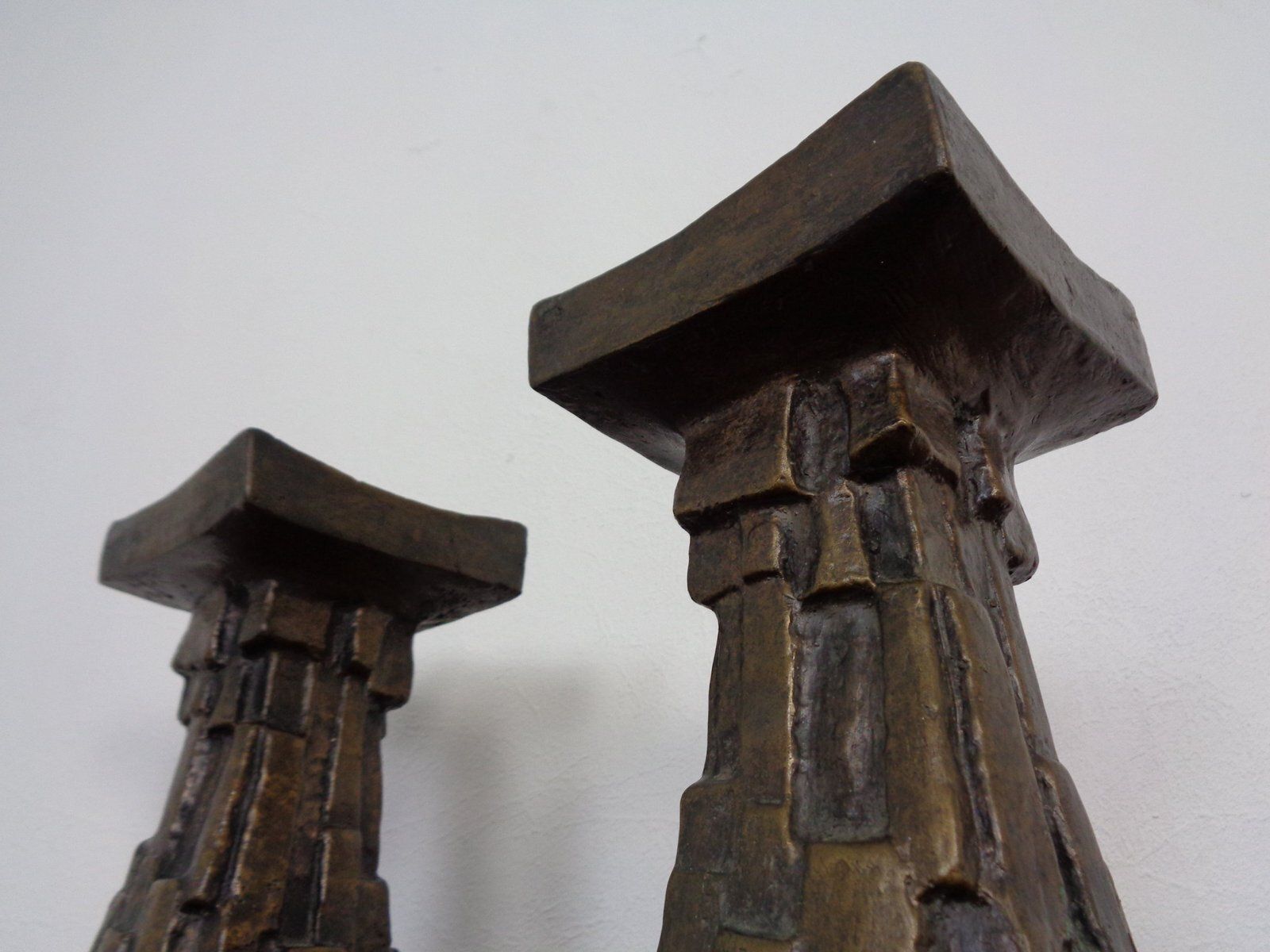 photo vinterior Large Brutalist German Bronze Candleholders, 1960s, Set Of 2