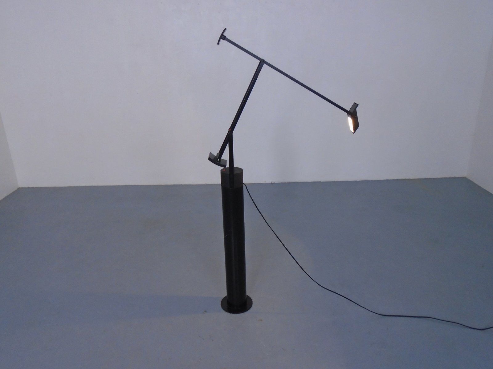 Tizio Floor Lamp By Richard Sapper For Artemide, 1980s photo 772.0