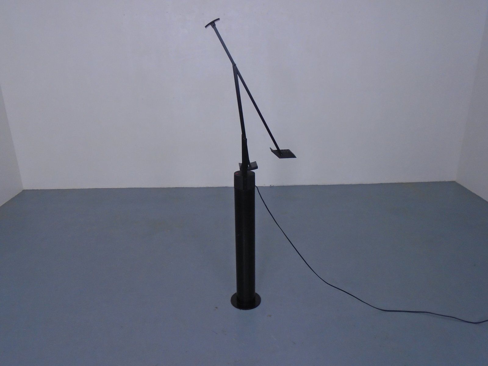 Tizio Floor Lamp By Richard Sapper For Artemide, 1980s photo vinterior