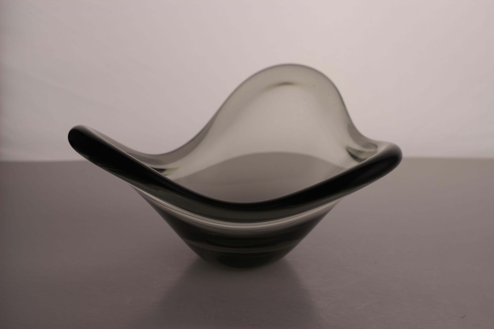 Scandinavian Modern Smoke Grey Glass Bowl, Per Lütken “Fionia” For Holmegaard photo buy
