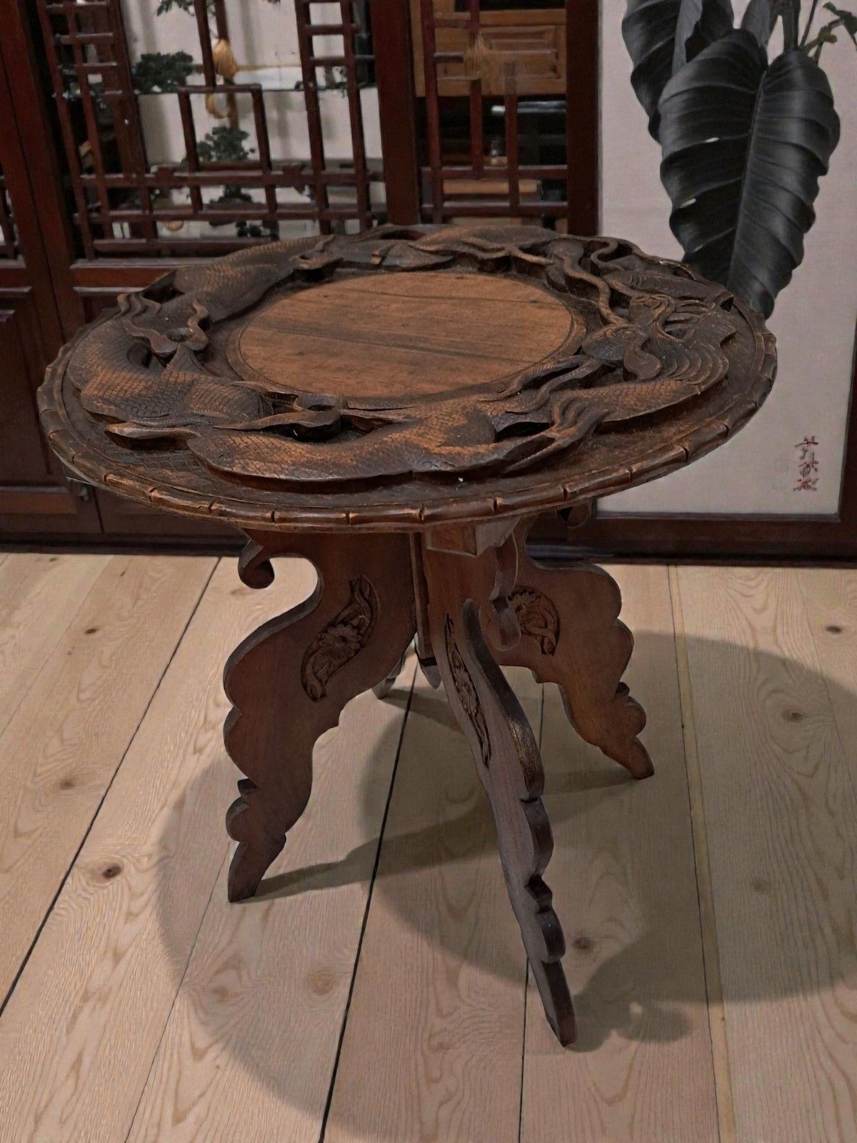 photo furniture Antique Oriental Table Dragon Wooden Carved Plant Side Table 1920