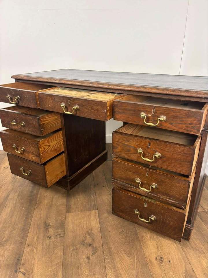 469.0 Victorian Oak Twin Pedestal Kneehole Desk photo