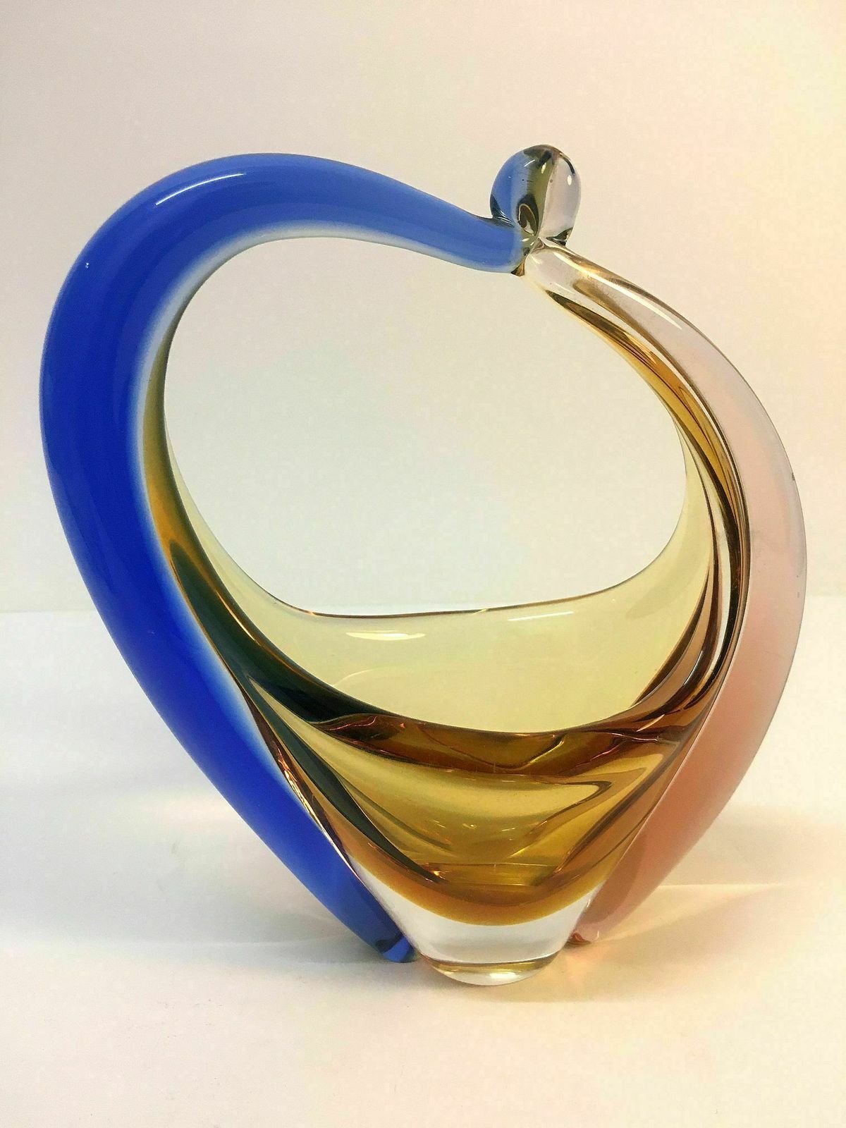 Basket "Romana" Hand Free Blown Glass  / Hana Machovská photo furniture