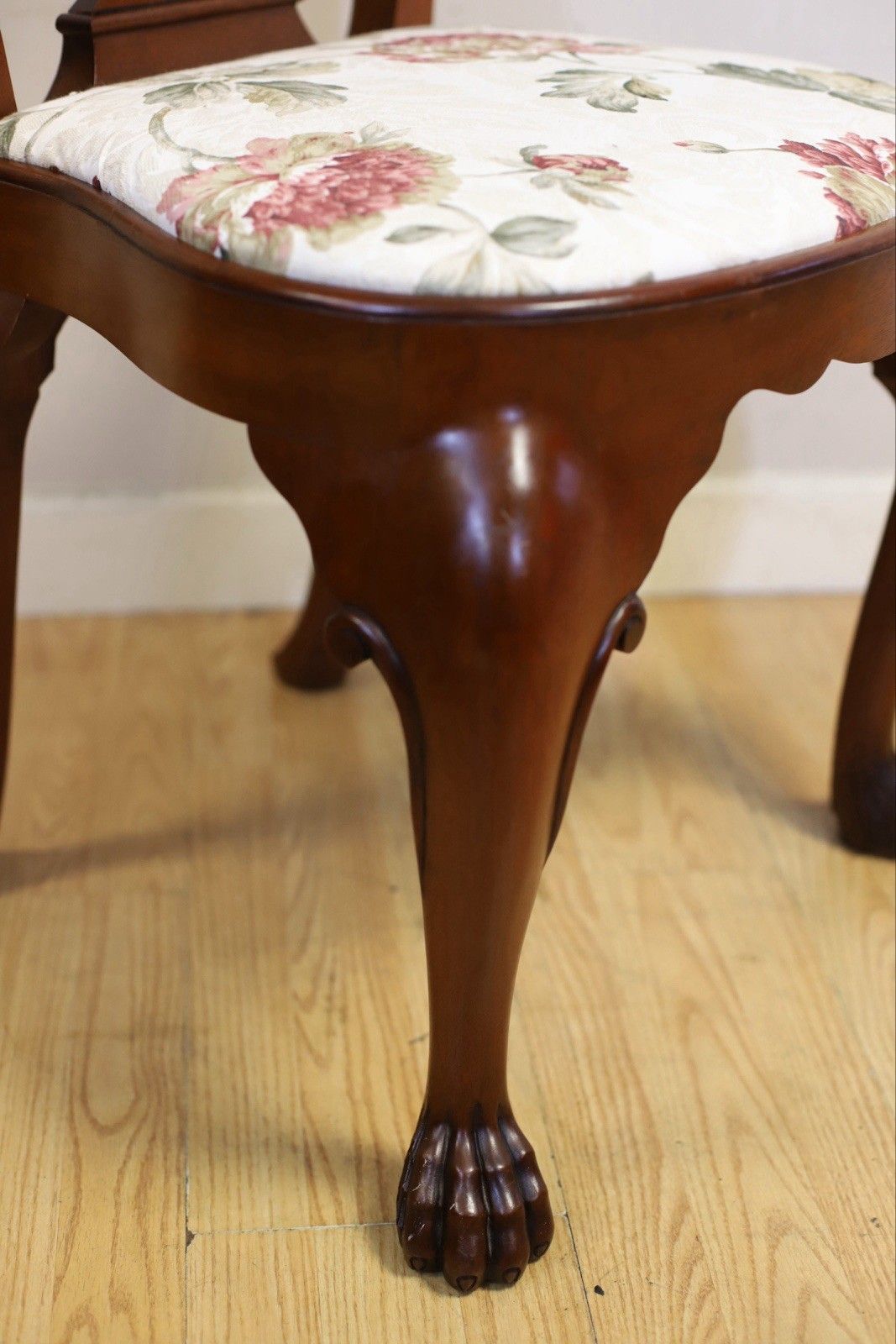 2812.0 Thomas Messel , Stunning Set Of Ten Walnut Queen Anne Style Dinning Chairs photo