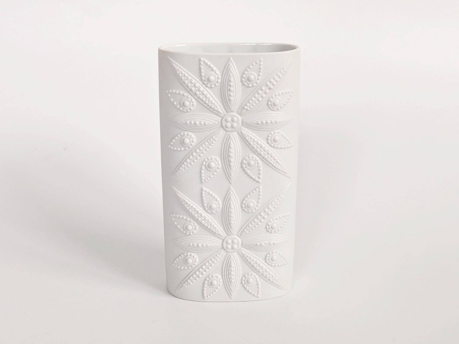 Architectural Biscuit Porcelain Vase: Nanny Still For Heinrich, Germany, 1970s photo Home Decor