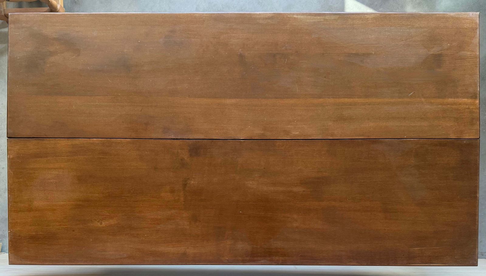photo for sale Console espagnole à abattant du début du XXe siècle, avec entretoise en fer et 3 tiroirs
