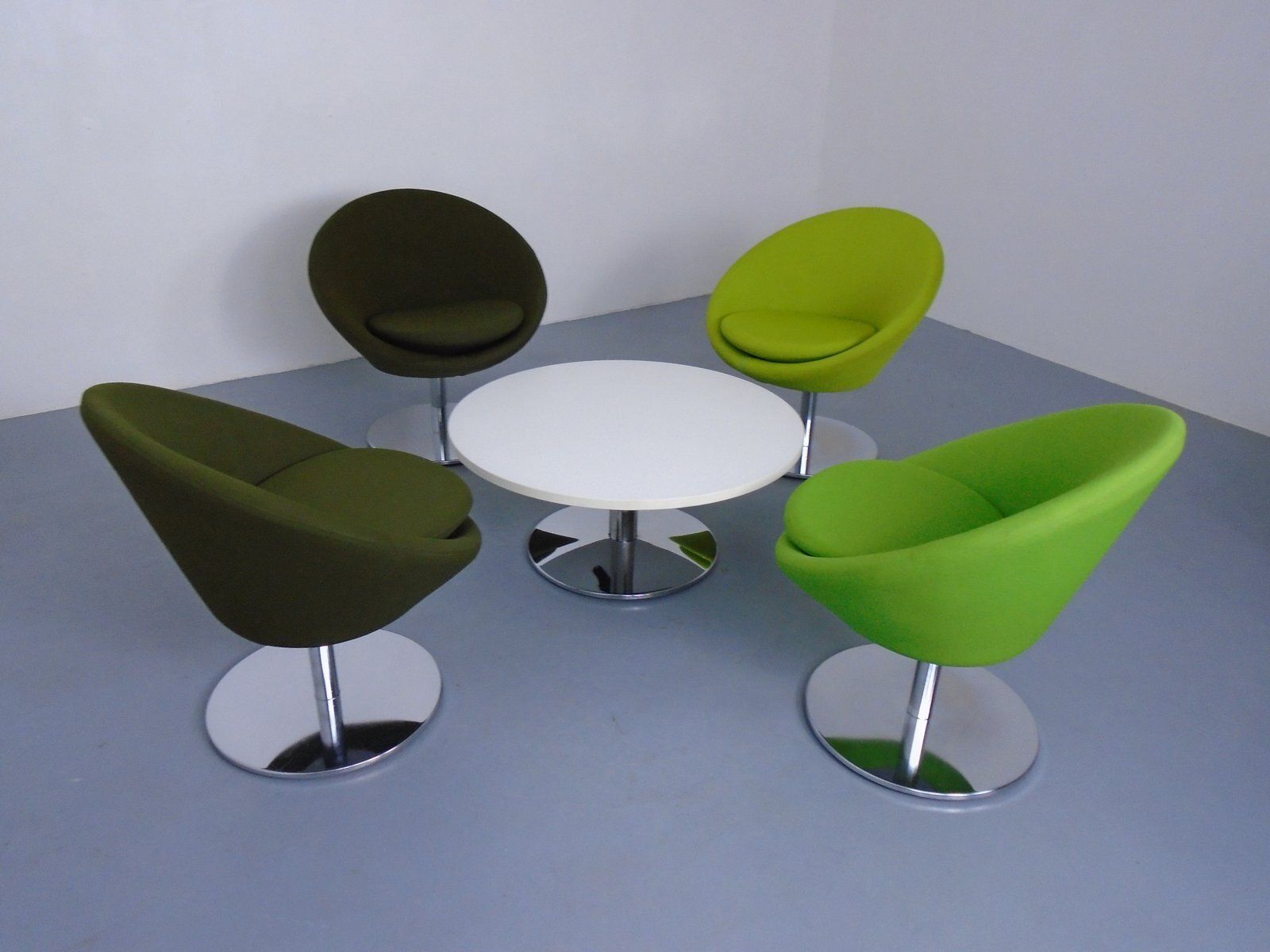 Allermuir Conic Swivel Club Chairs & Table, Uk, 2015, Set Of 5 photo 1952.0